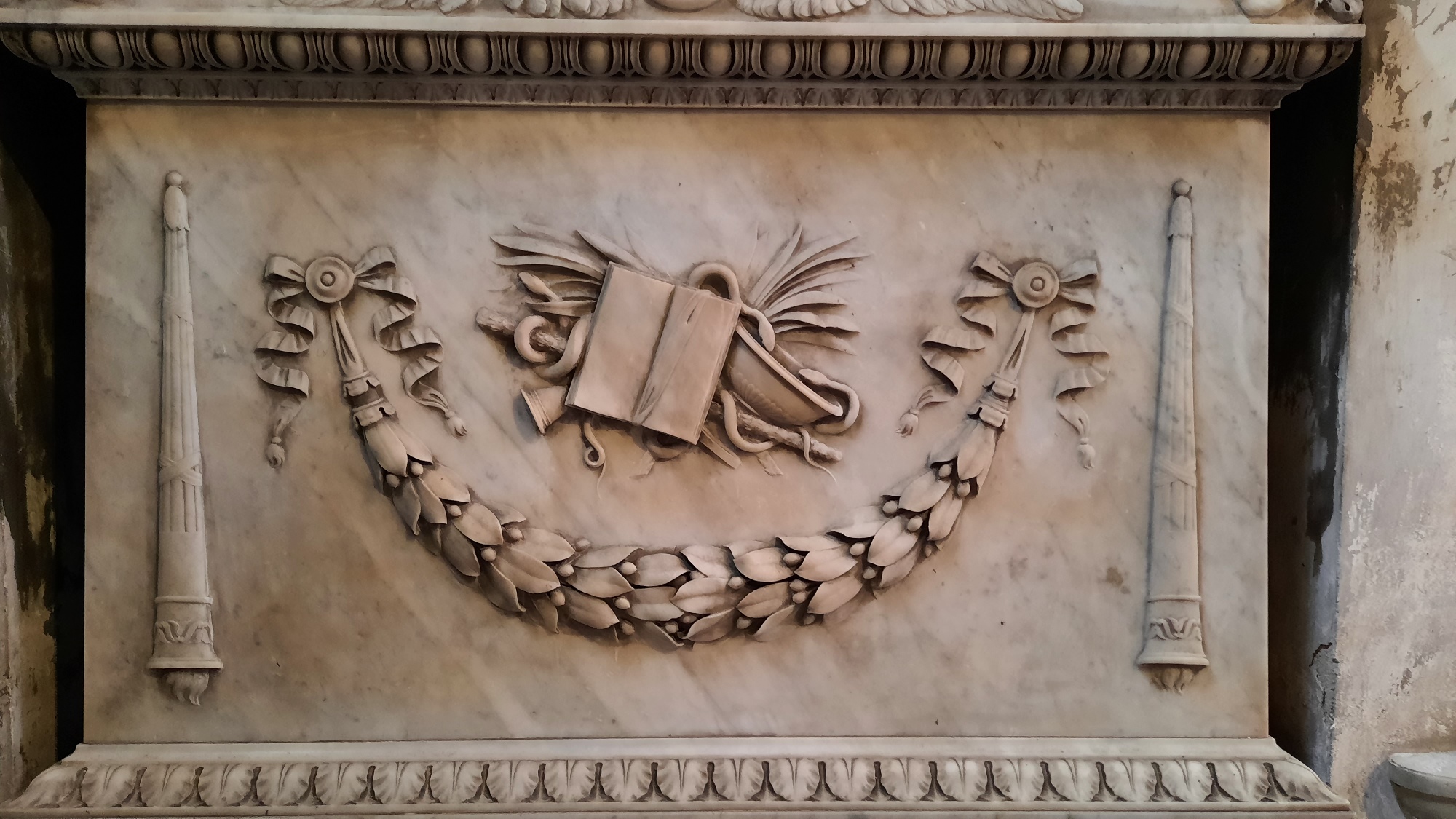 Angiolo Nespoli's tomb, Santissima Annunziata,  Florence - 06.jpg